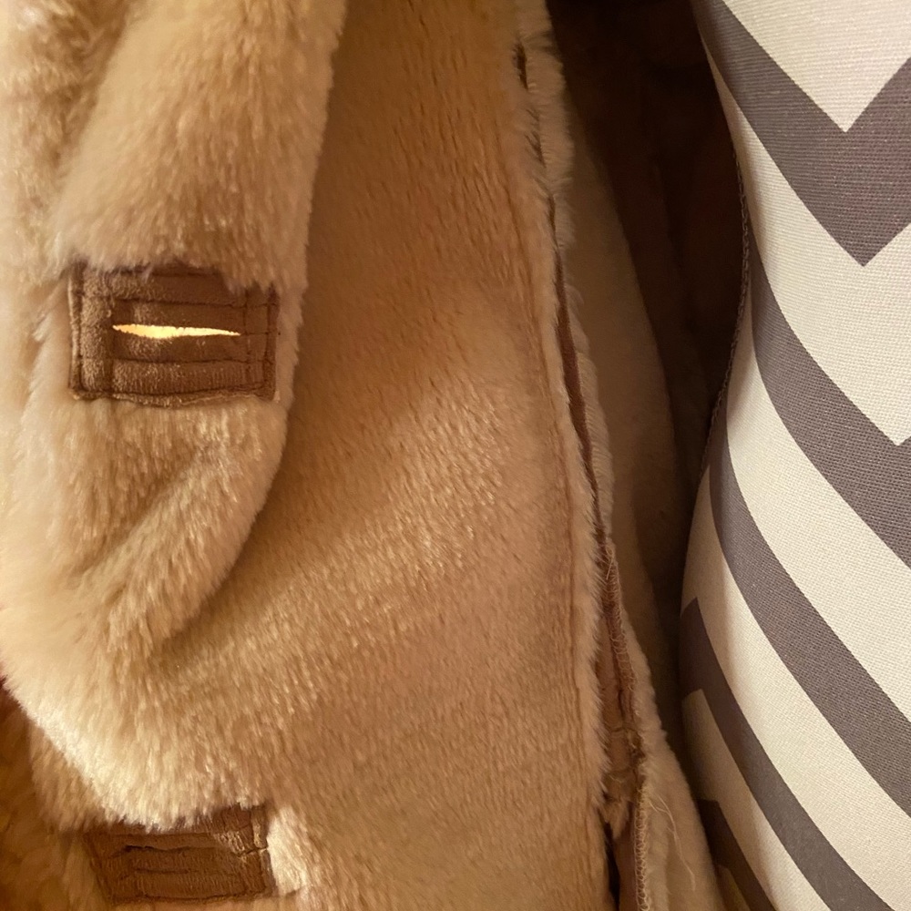 Tan Coat - Picture 4 of 7